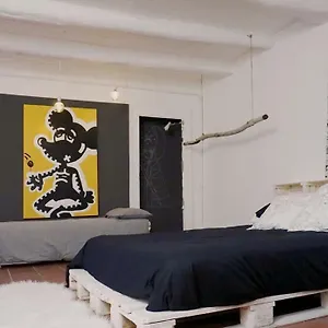 Art House In The Artist Workspace In The Center Naples